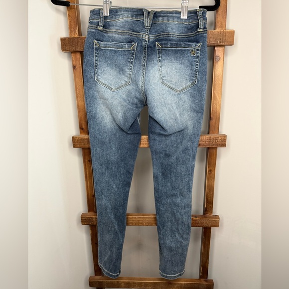 Juniors / Women’s Ankle Jeans - Picture 3 of 7